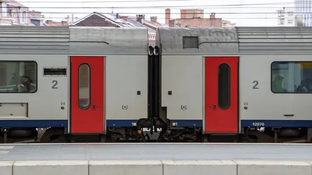 train, station, railroad track, railroad, central station, rail, platform. Four rail weekend scenarios: where each plan bends